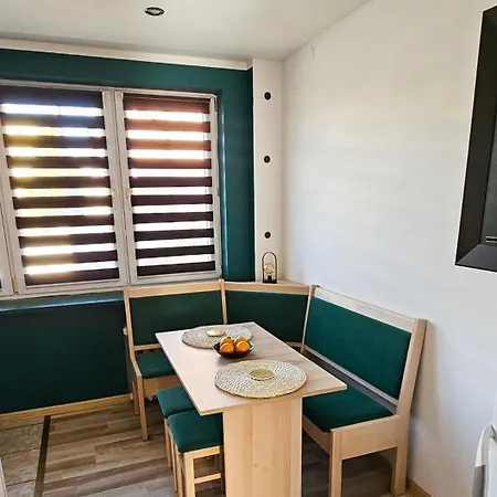 Апартаменты Mieszkanie Dwupokojowe Z Balkonem, Blisko Parku Ястшембе-Здруй